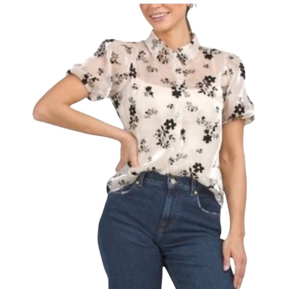 Kaktus Tops - Kaktus Black and White Floral Top puff sleeves button down size medium